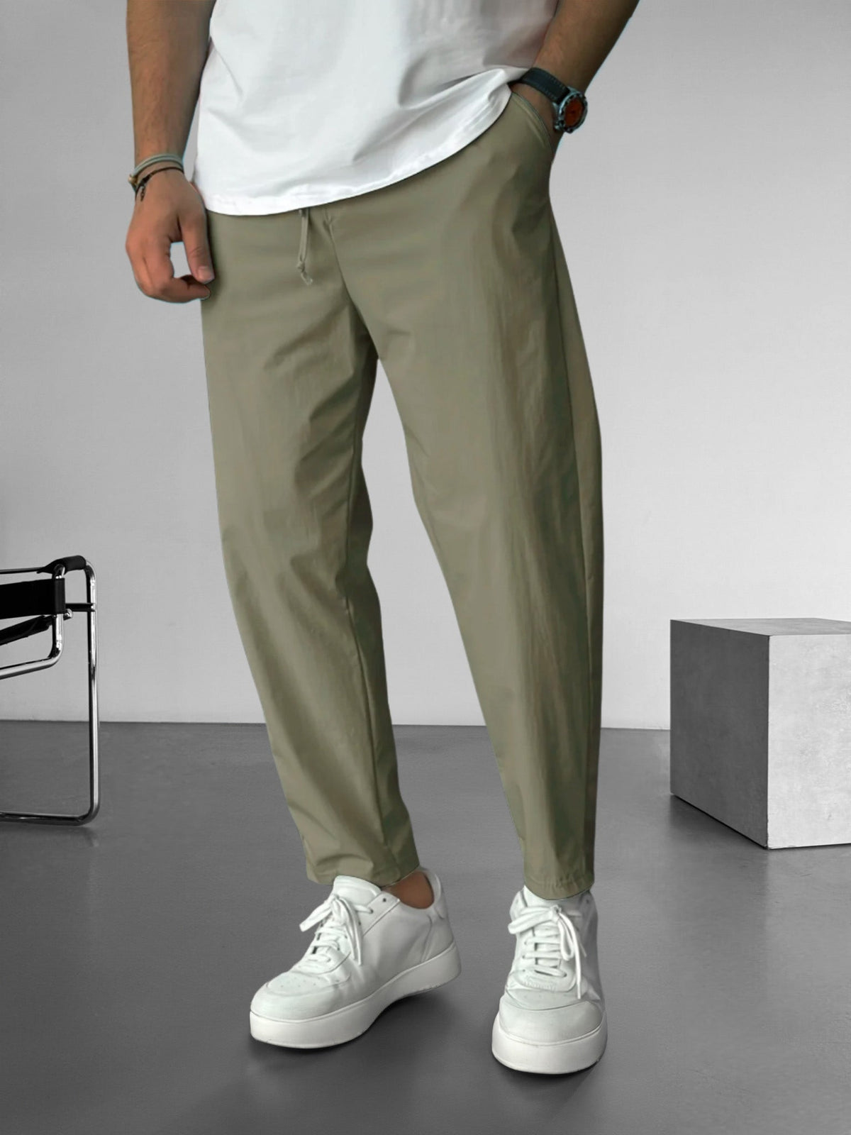 Overlane Essential Tapered Drawstring Trousers Military Green / XS