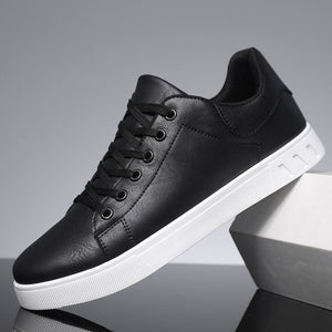 Overlane Overlane - Elegant Leather Sneakers for Men Jet Black / 6