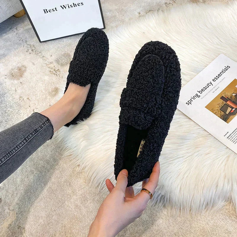 Comfy Family Comfy - Wool Fleece Loafers Black / 33