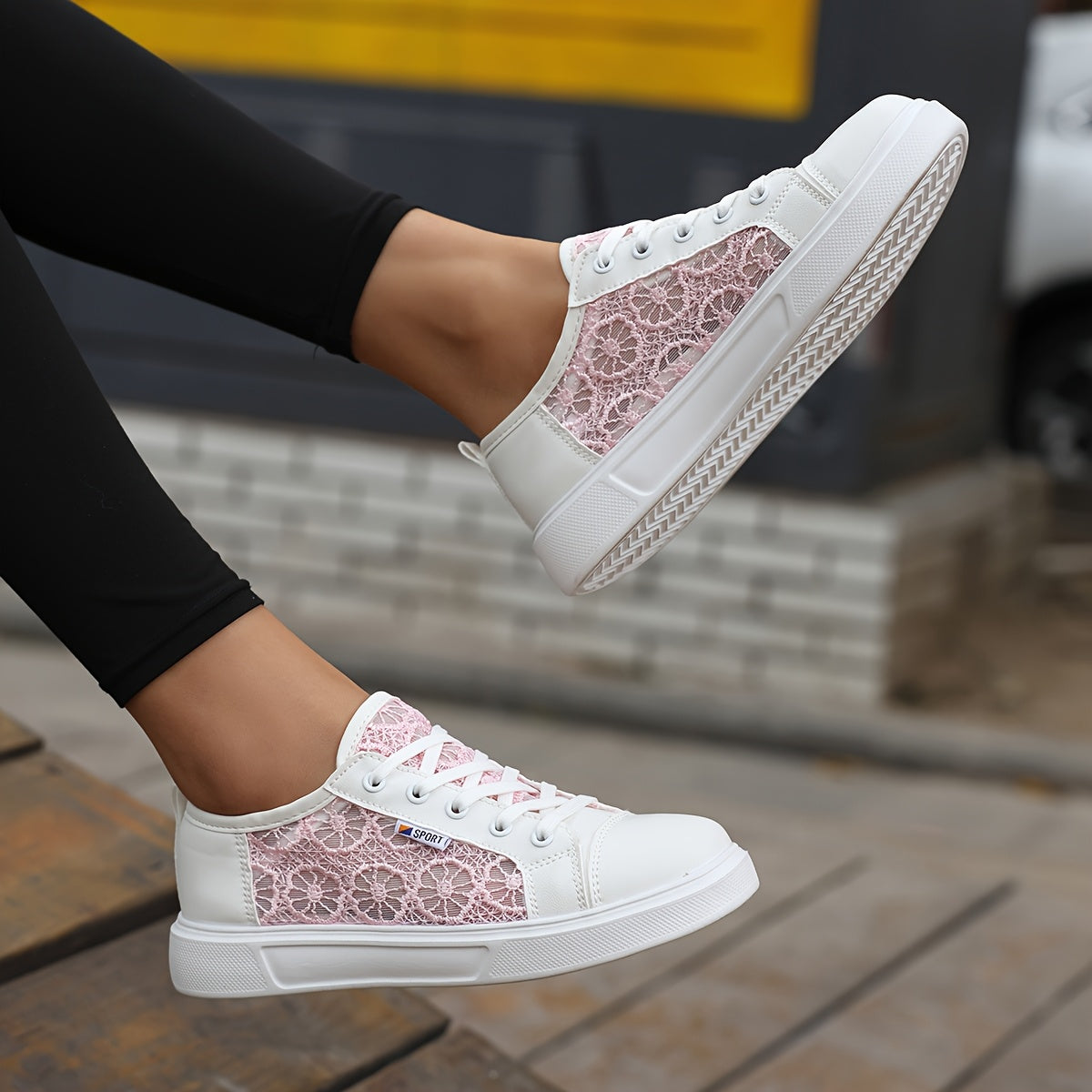 Overlane Bloomy Sport - Elegant &amp; Comfortable Lace Sneakers