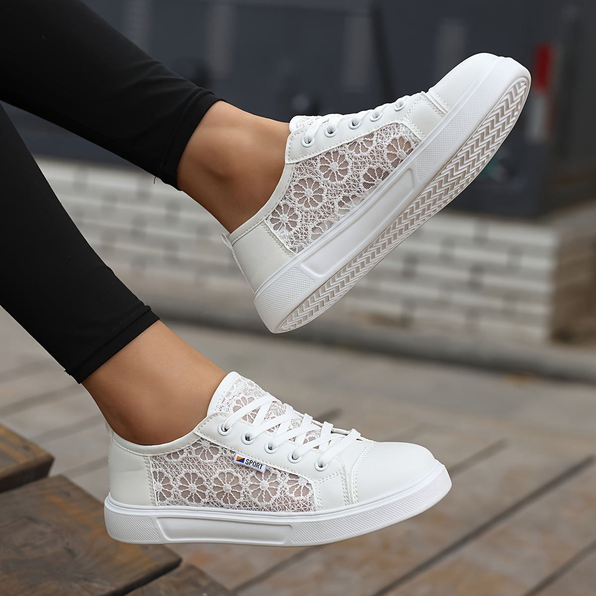Overlane Bloomy Sport - Elegant &amp; Comfortable Lace Sneakers
