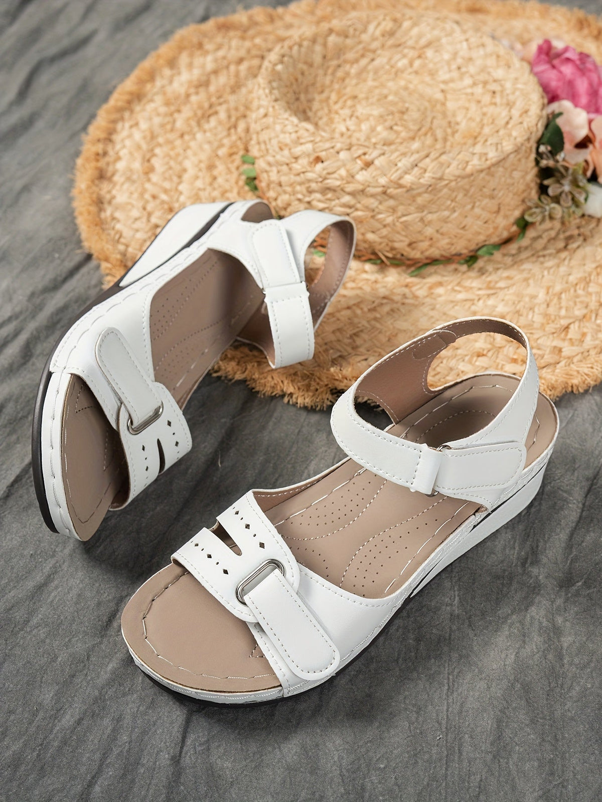 Overlane Women&#39;s sandals with comfortable arch support, high-quality PU material straps with adjustable buckles, thick soles for comfort, summer vacation style, beige/black/navy blue, suitable for beach wear | Durable synthetic upper