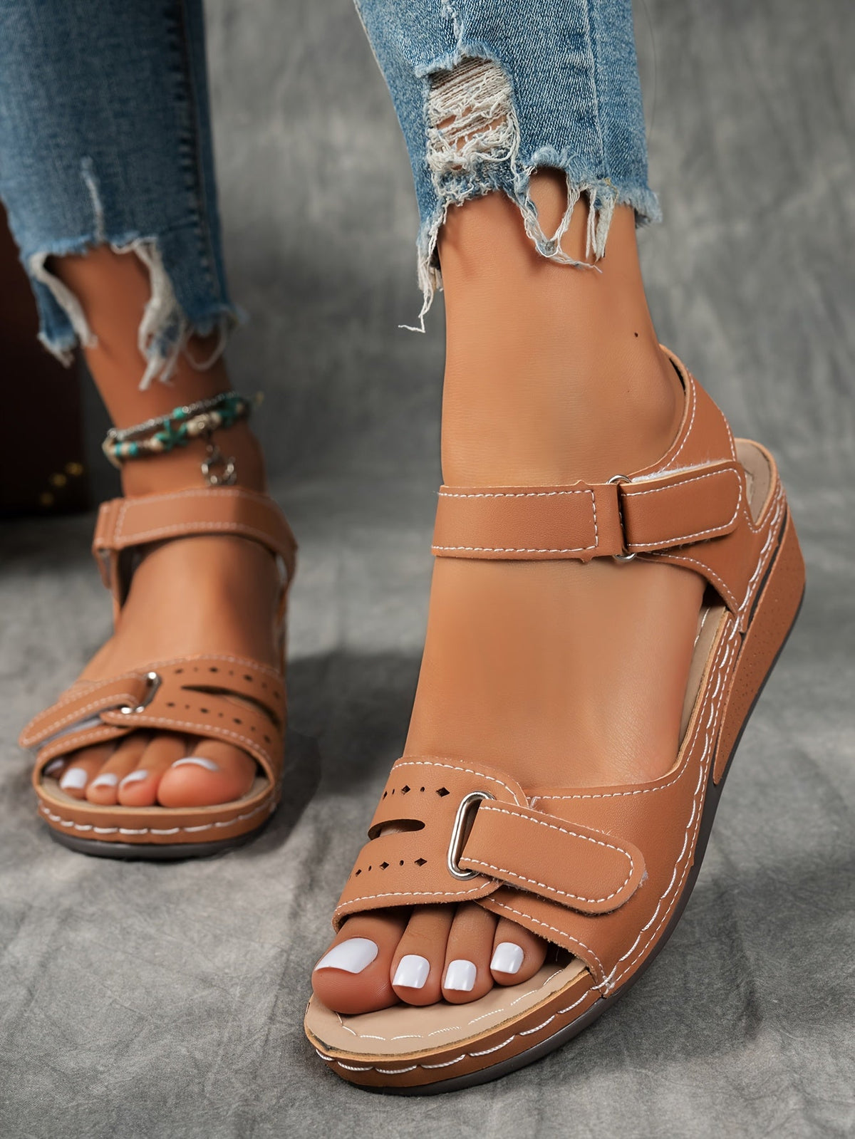 Overlane Women&#39;s sandals with comfortable arch support, high-quality PU material straps with adjustable buckles, thick soles for comfort, summer vacation style, beige/black/navy blue, suitable for beach wear | Durable synthetic upper