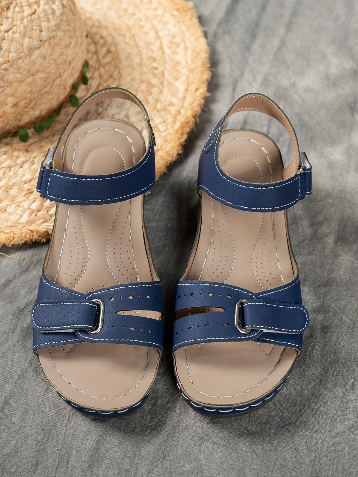 Overlane Women&#39;s sandals with comfortable arch support, high-quality PU material straps with adjustable buckles, thick soles for comfort, summer vacation style, beige/black/navy blue, suitable for beach wear | Durable synthetic upper